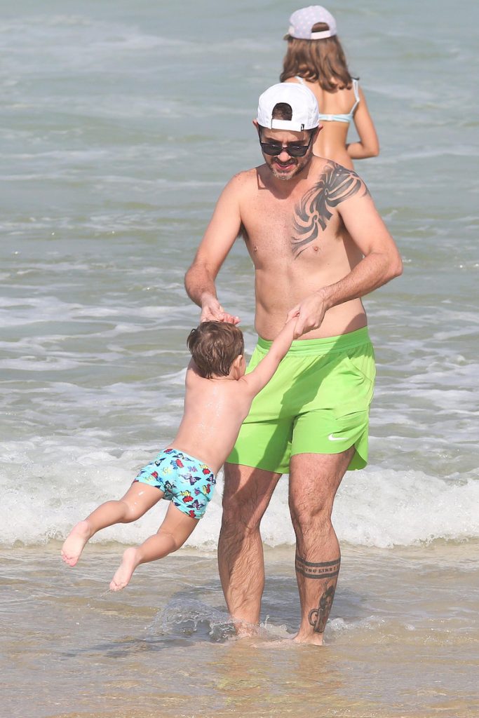 Rafa Brites, Felipe Andreoli e os filhos Rocco e Leon ( Fotos Dilson Silva / AgNews )