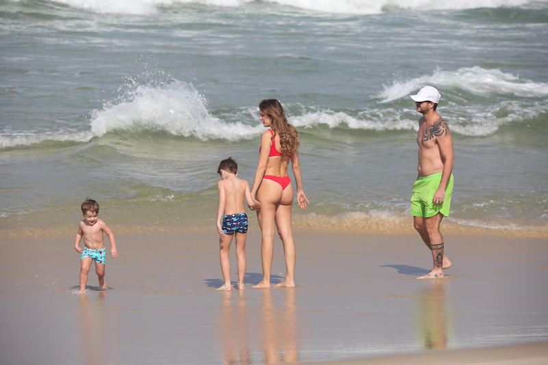 Rafa Brites, Felipe Andreoli e os filhos Rocco e Leon ( Fotos Dilson Silva / AgNews )