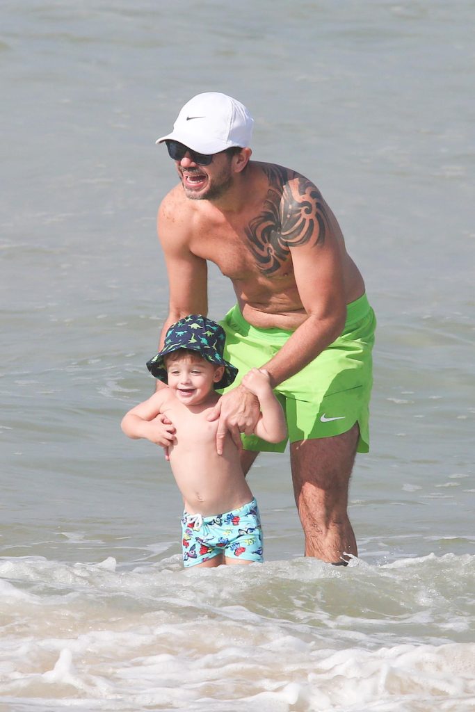 Rafa Brites, Felipe Andreoli e os filhos Rocco e Leon ( Fotos Dilson Silva / AgNews )