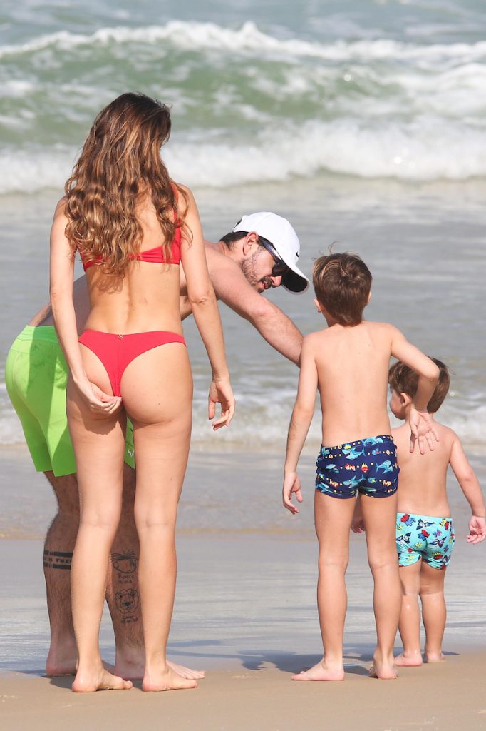 Rafa Brites, Felipe Andreoli e os filhos Rocco e Leon ( Fotos Dilson Silva / AgNews )