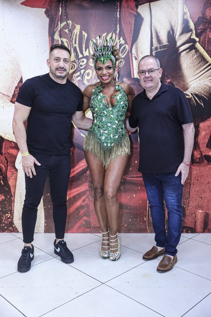 Leandro, Quitéria Chagas e André Vaz ( Fotos Anderson Bordê / Divulgação Salgueiro )