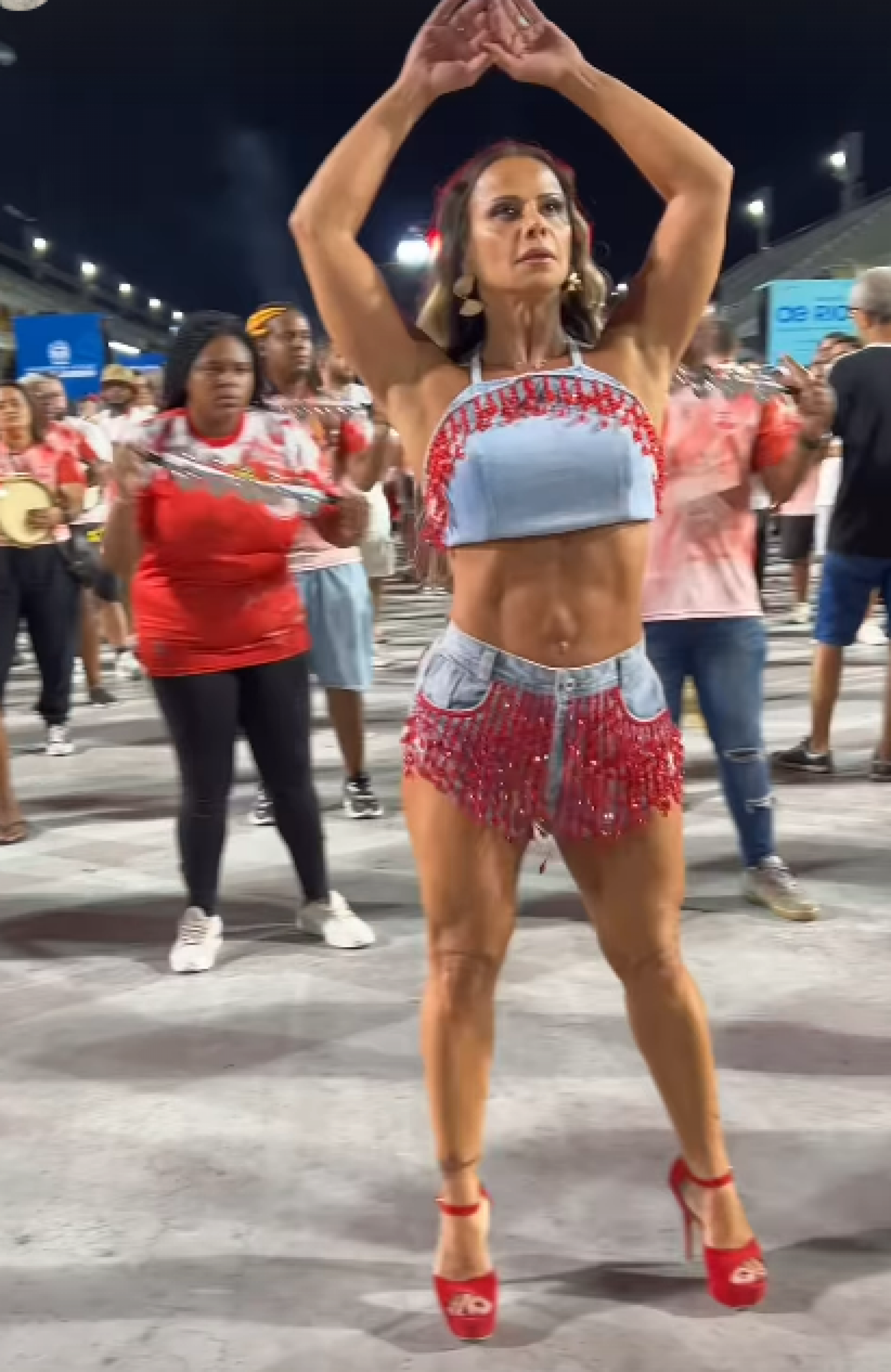 Viviane Araujo participa do ensaio do Salgueiro na Sapucaí - Reprodução de vídeo