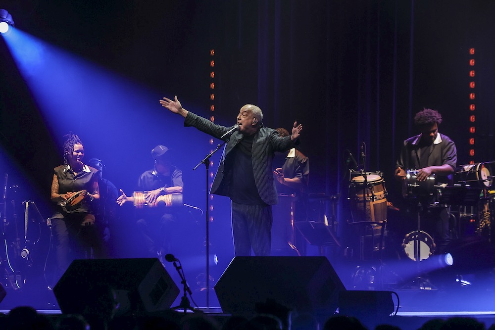 Sombrinha ( Fotos Anderson Bordê / AgNews )