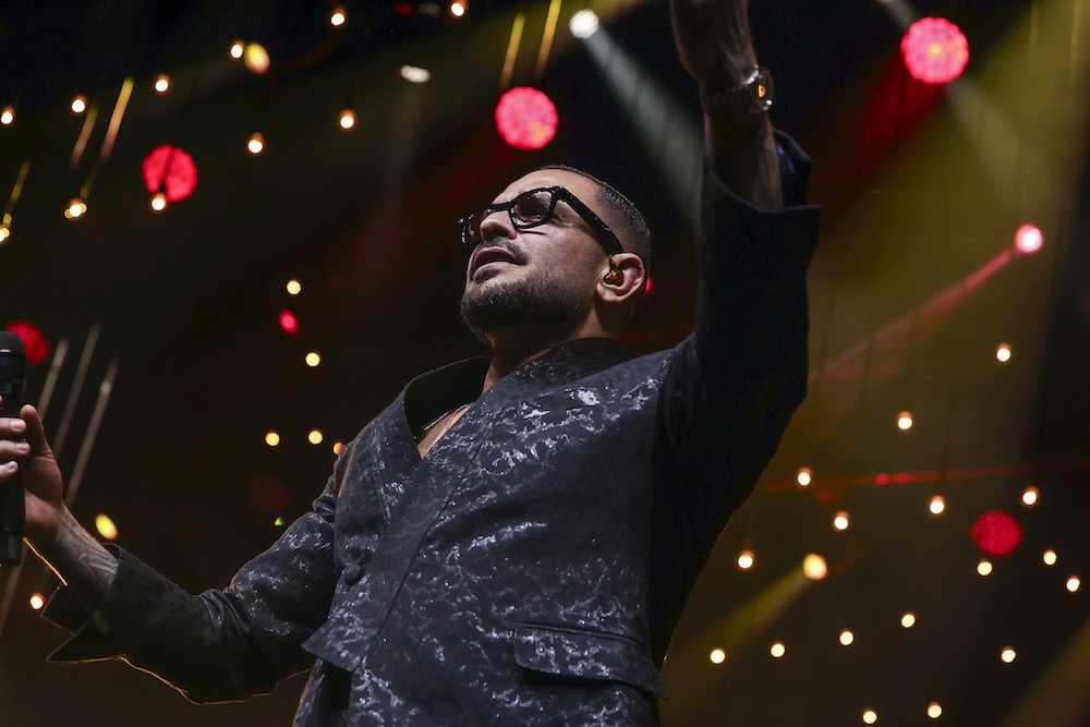 Sombrinha e Diogo Nogueira ( Fotos Anderson Bordê / AgNews )