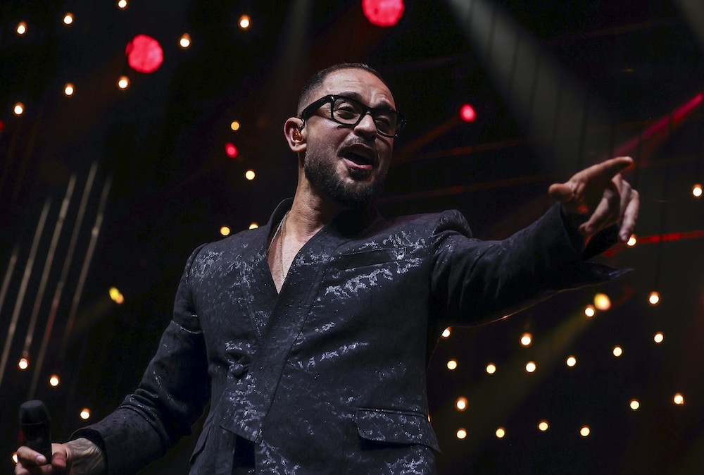 Sombrinha e Diogo Nogueira ( Fotos Anderson Bordê / AgNews )