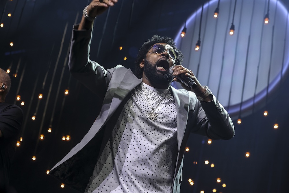 Sombrinha e Xande de Pilares ( Fotos Anderson Bordê / AgNews )