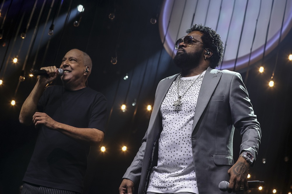 Sombrinha e Xande de Pilares ( Fotos Anderson Bordê / AgNews )