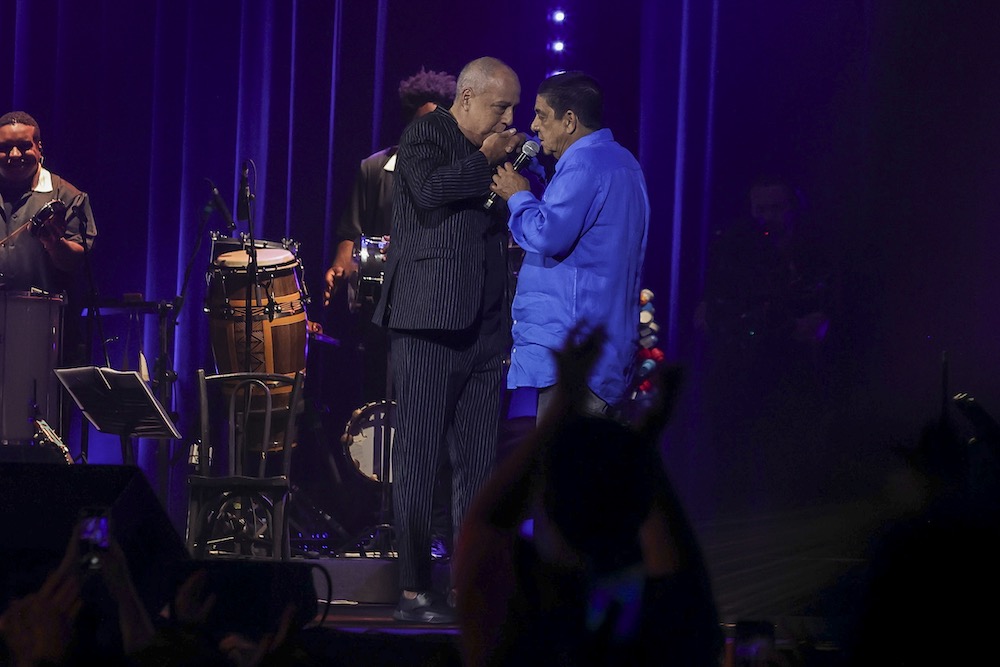 Sombrinha e Zeca Pagodinho ( Fotos Anderson Bordê / AgNews )